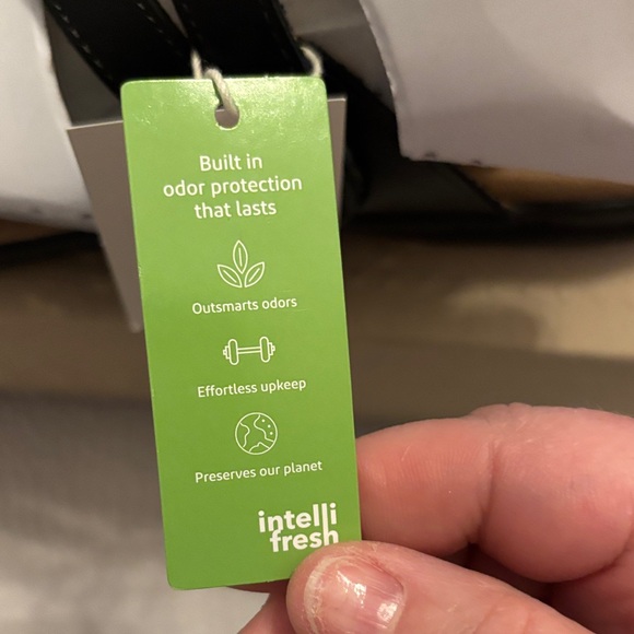 Taos New in Box Black Strappy Sandals - Picture 4 of 8